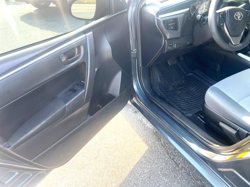 2015 Toyota Corolla Image 4