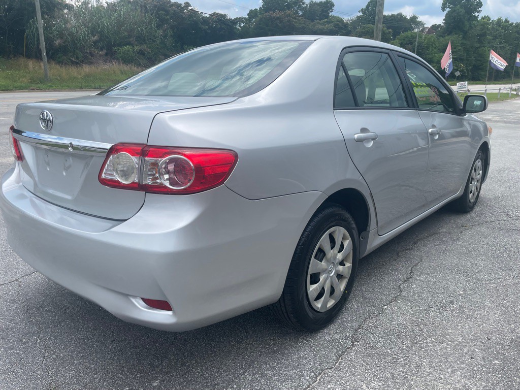 2011 Toyota Corolla Image 10