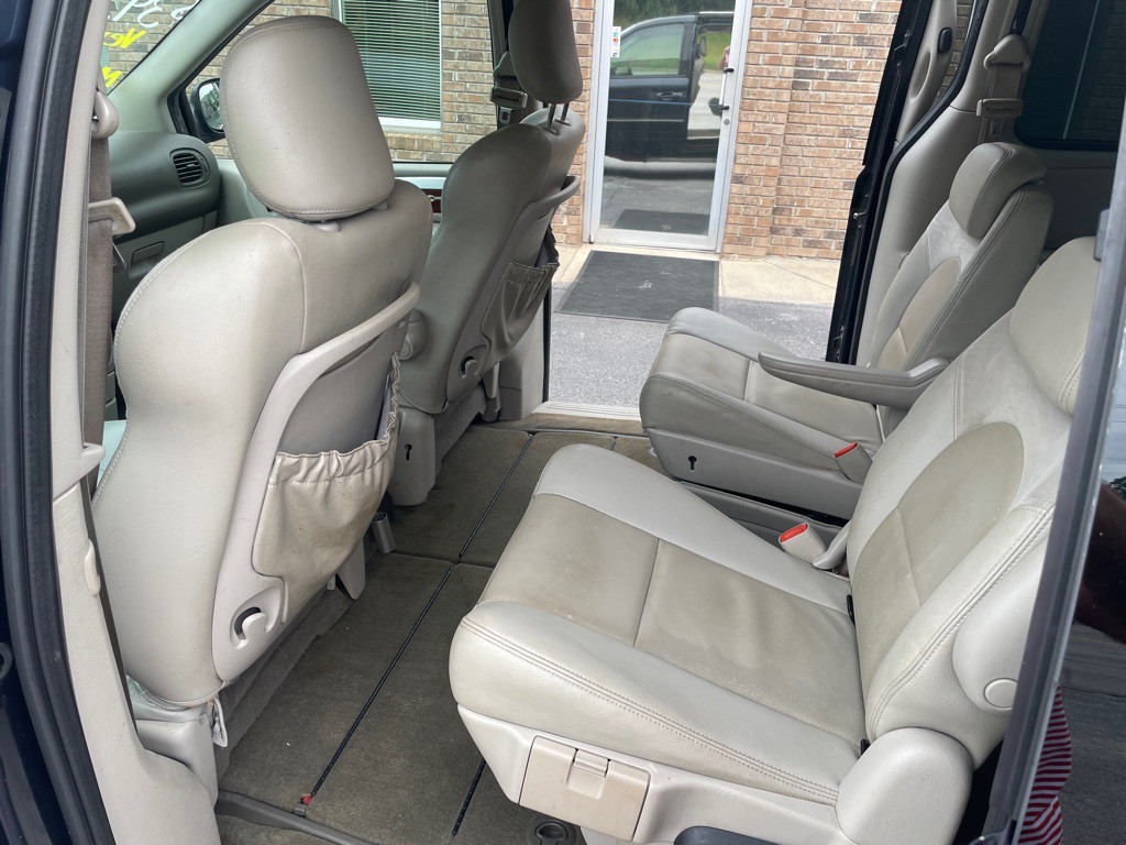 2007 Chrysler Town & Country Image 9