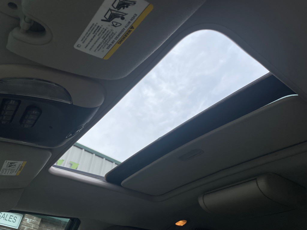 2007 Chrysler Town & Country Image 11