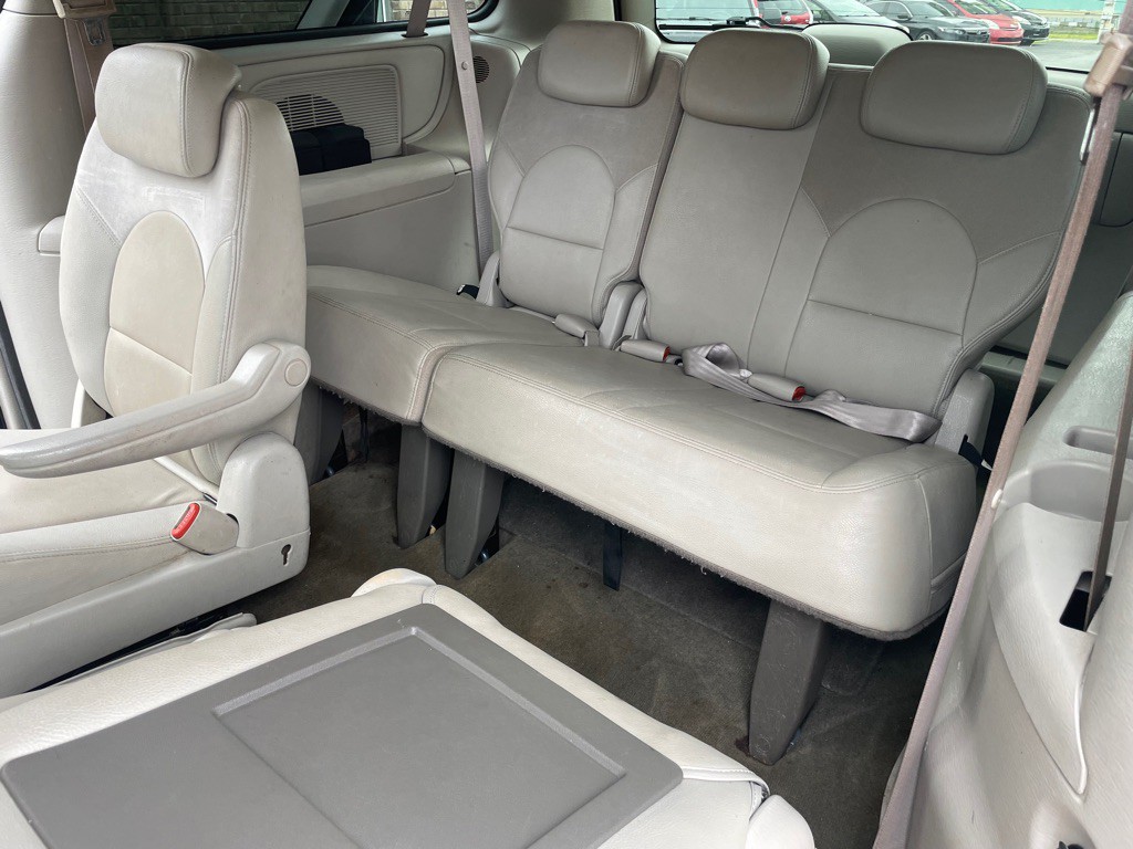 2007 Chrysler Town & Country Image 12