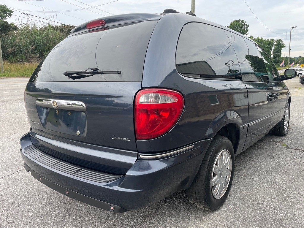 2007 Chrysler Town & Country Image 13