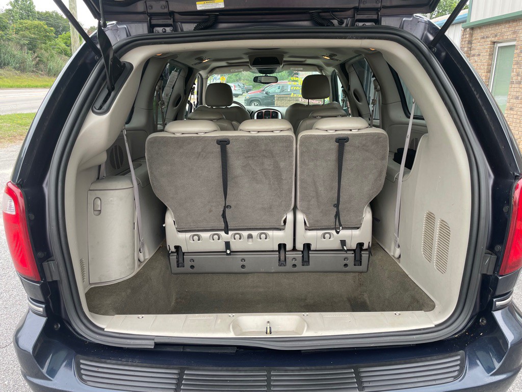 2007 Chrysler Town & Country Image 14