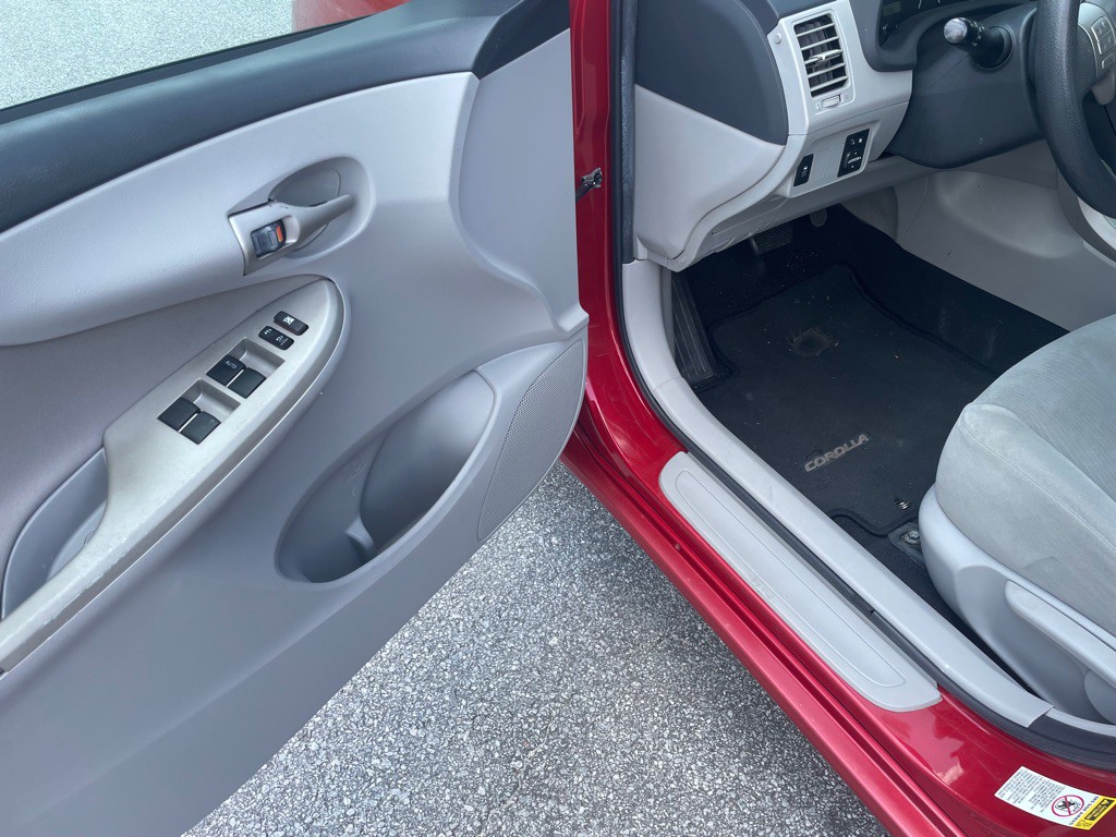 2013 Toyota Corolla Image 5