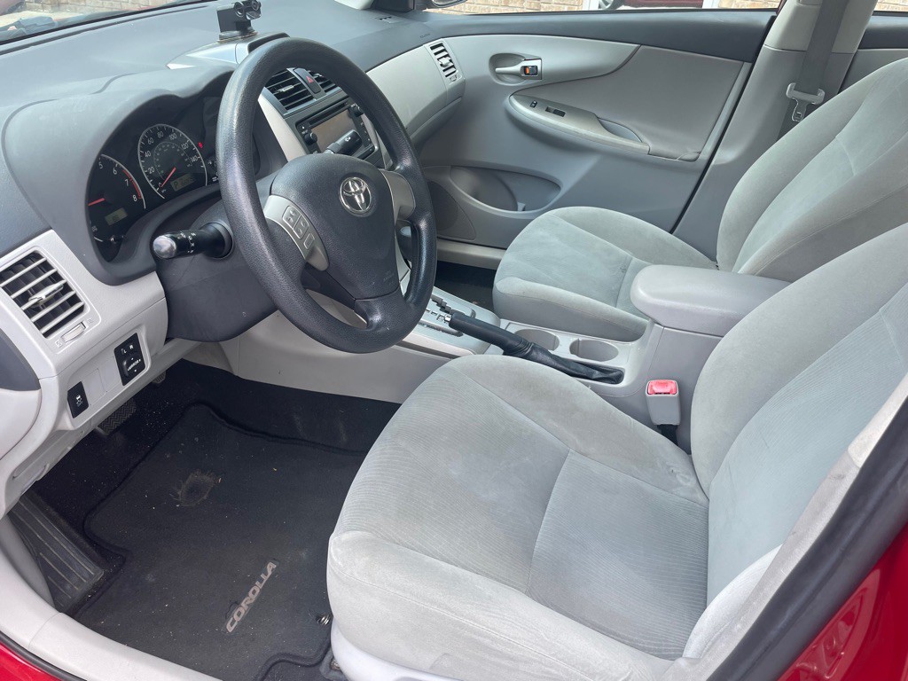 2013 Toyota Corolla Image 6