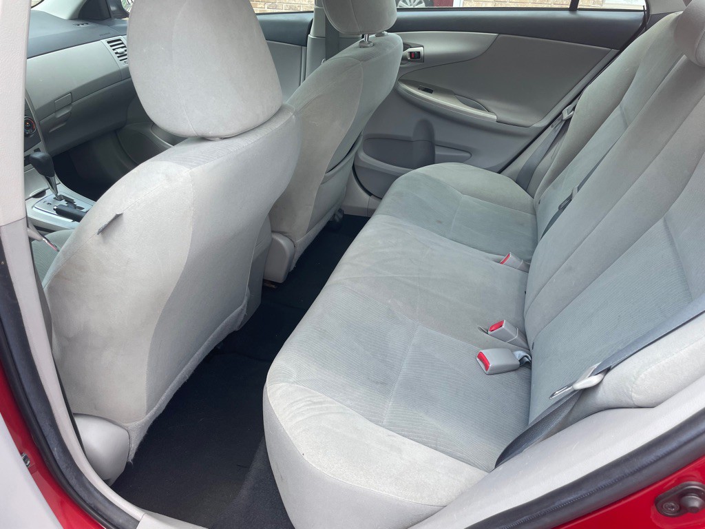 2013 Toyota Corolla Image 9