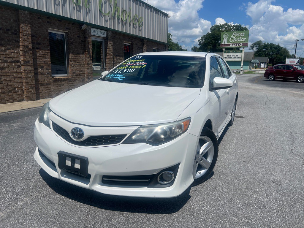 2014 Toyota Camry Image 2