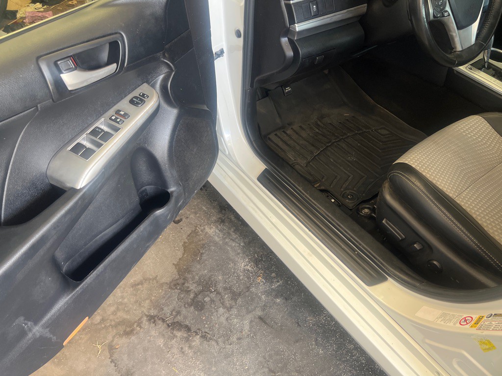 2014 Toyota Camry Image 4