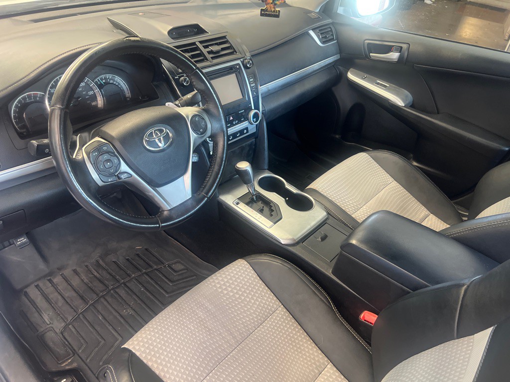 2014 Toyota Camry Image 5