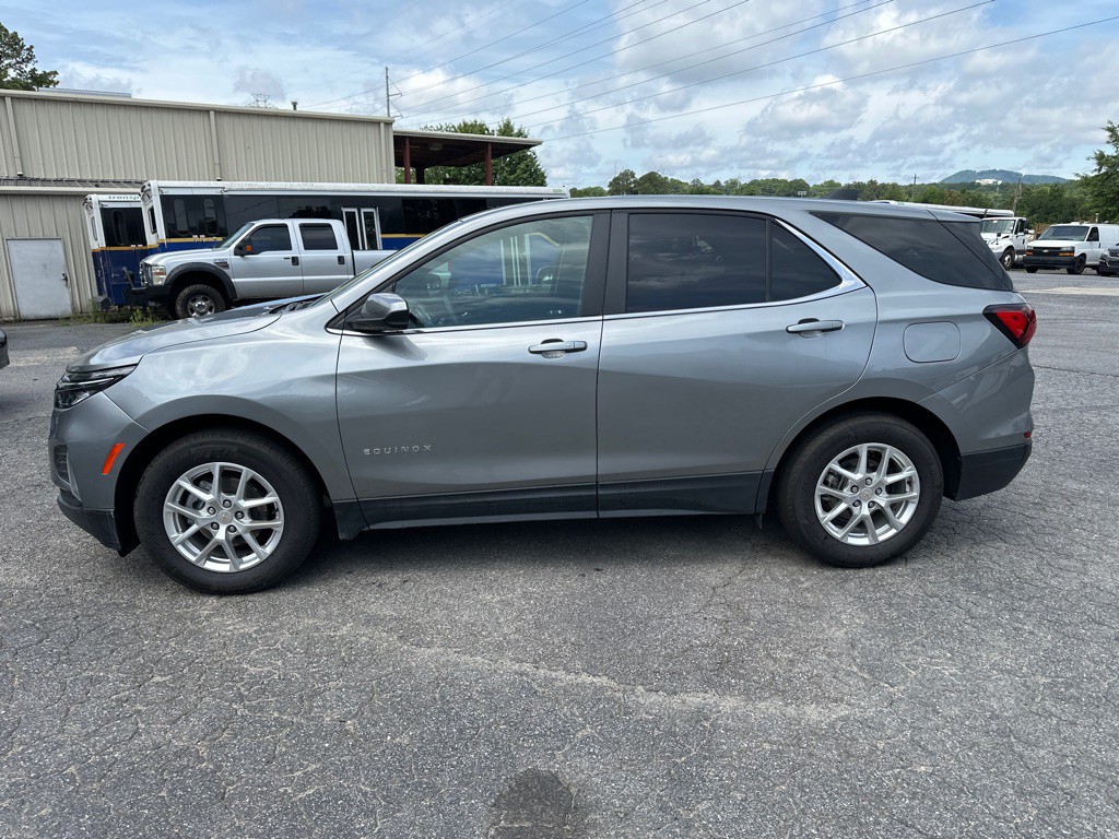 2024 Chevrolet Equinox Image 2