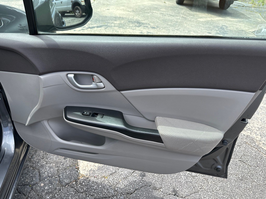 2012 Honda Civic Image 17