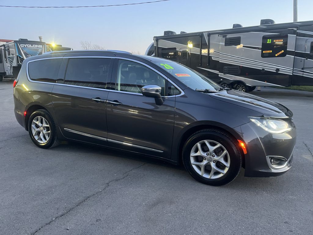 2020 Chrysler Pacifica Image 2