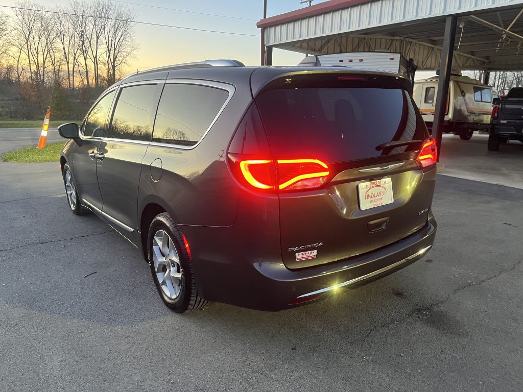 2020 Chrysler Pacifica Image 4