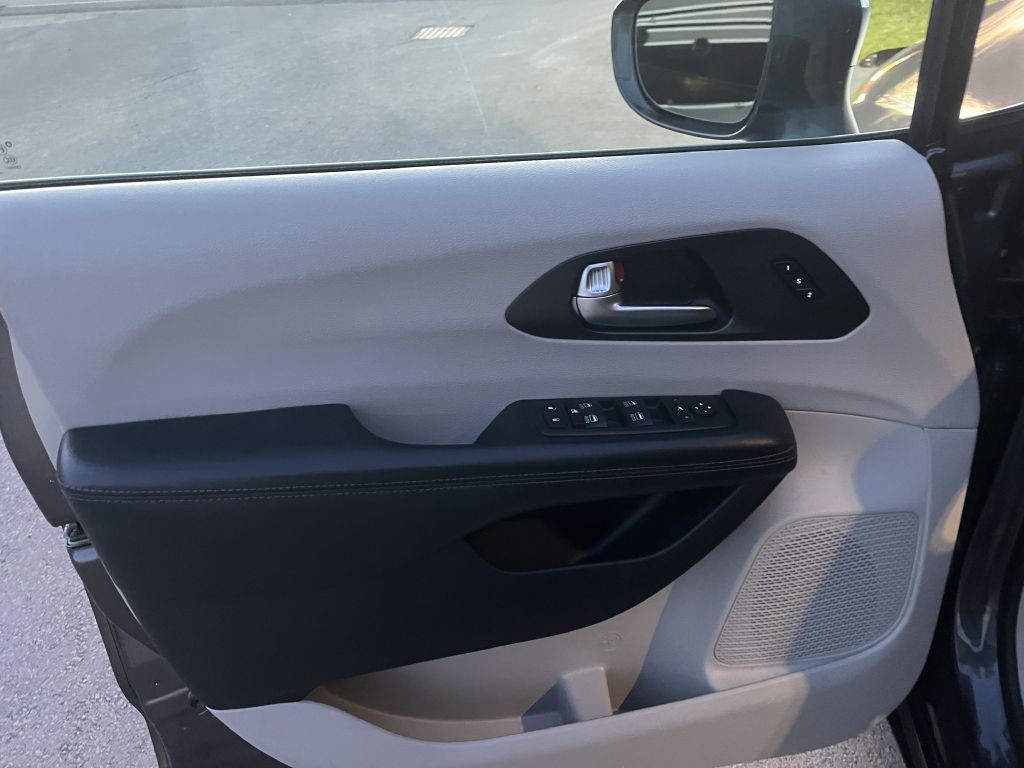 2020 Chrysler Pacifica Image 18