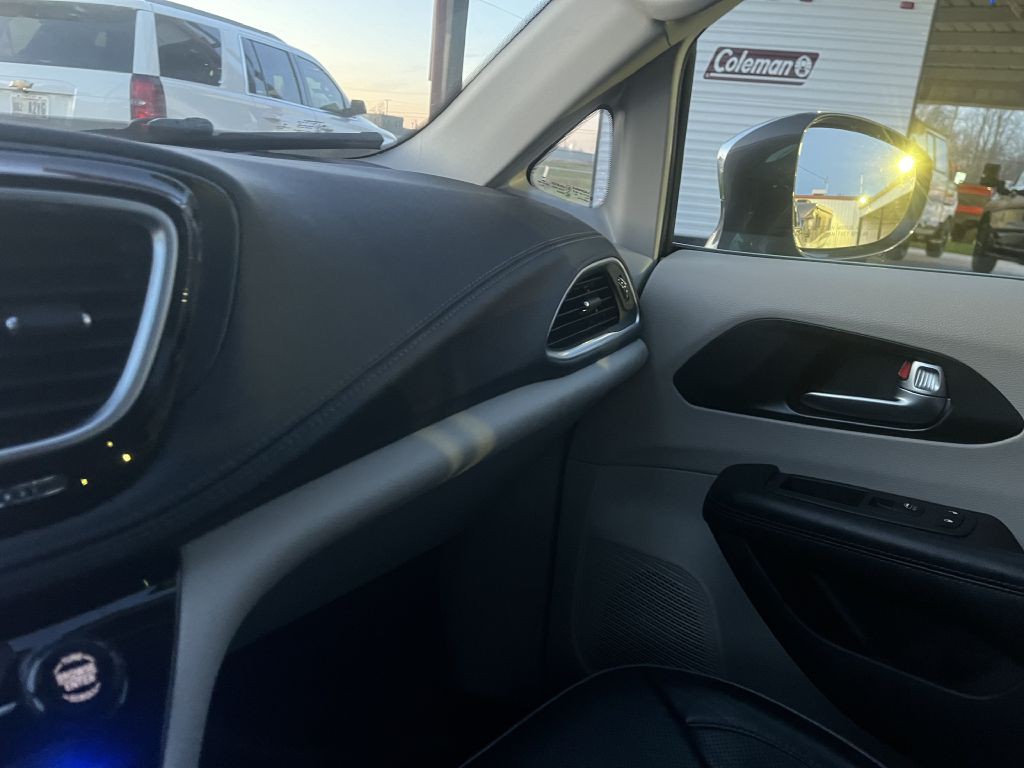 2020 Chrysler Pacifica Image 24