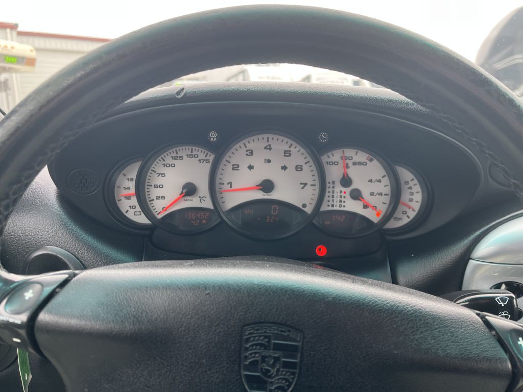 2000 Porsche 911 Image 17