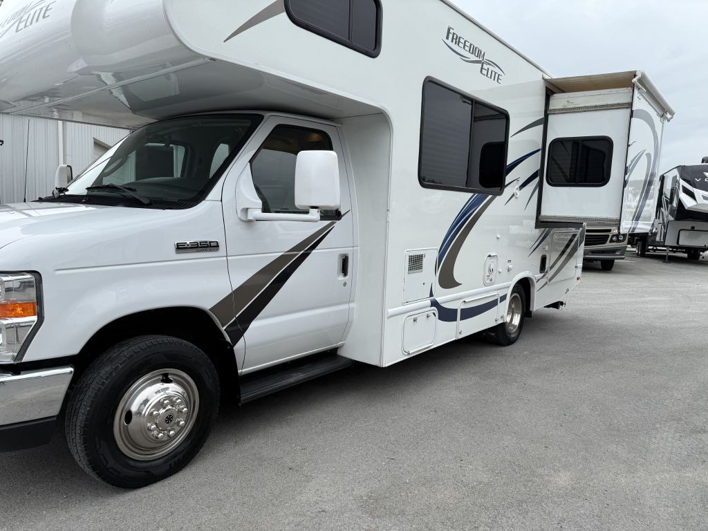 2018 Ford Econoline Image 10