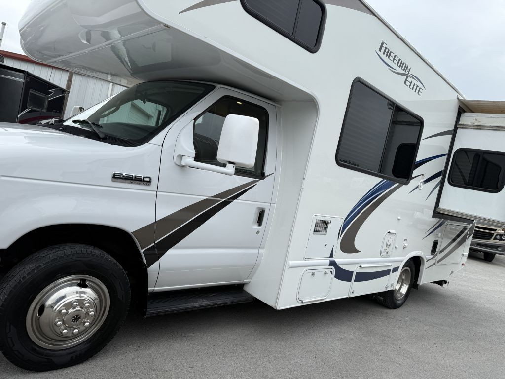 2018 Ford Econoline Image 11