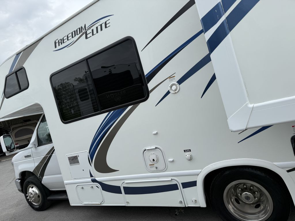 2018 Ford Econoline Image 14