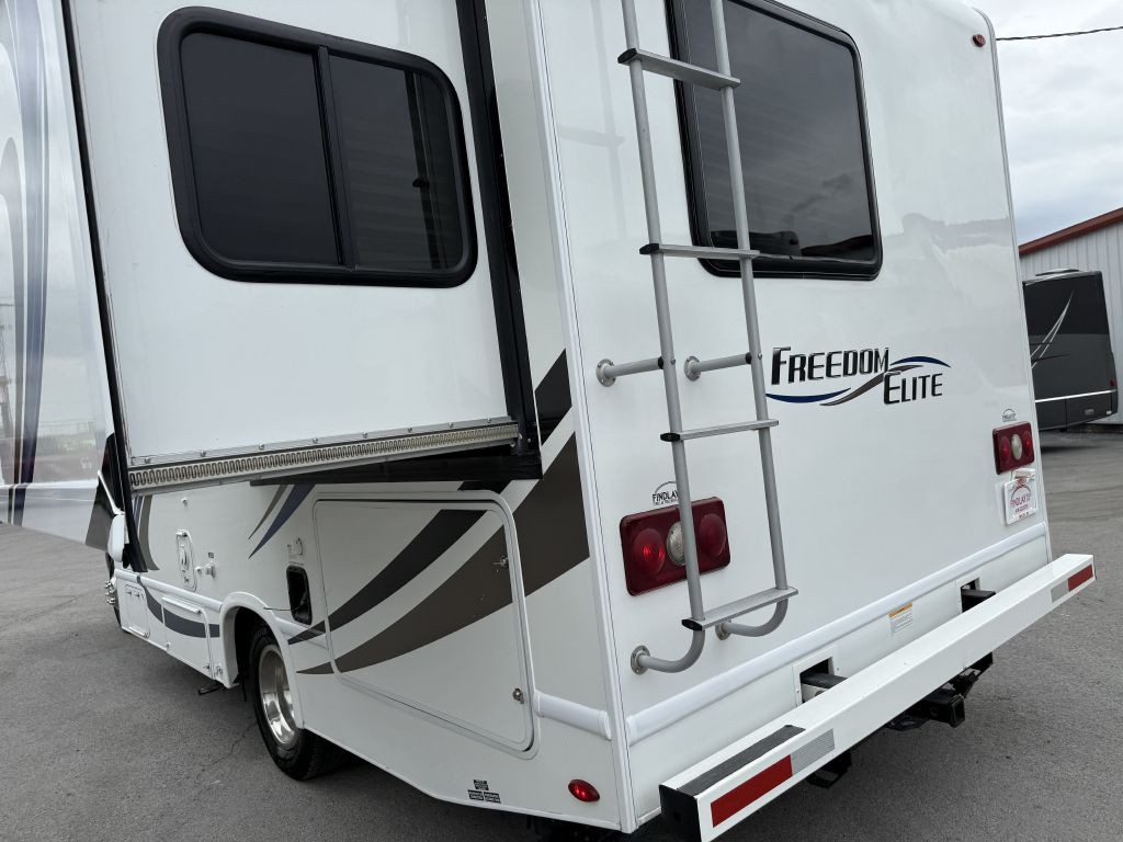 2018 Ford Econoline Image 16