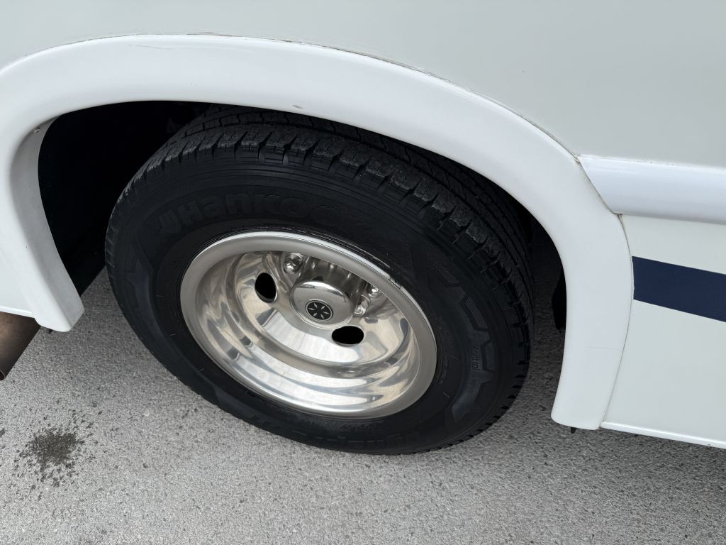 2018 Ford Econoline Image 25