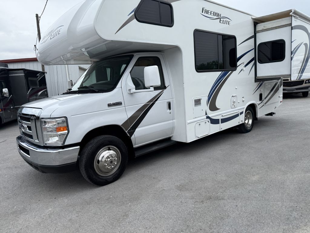 2018 Ford Econoline Image 37