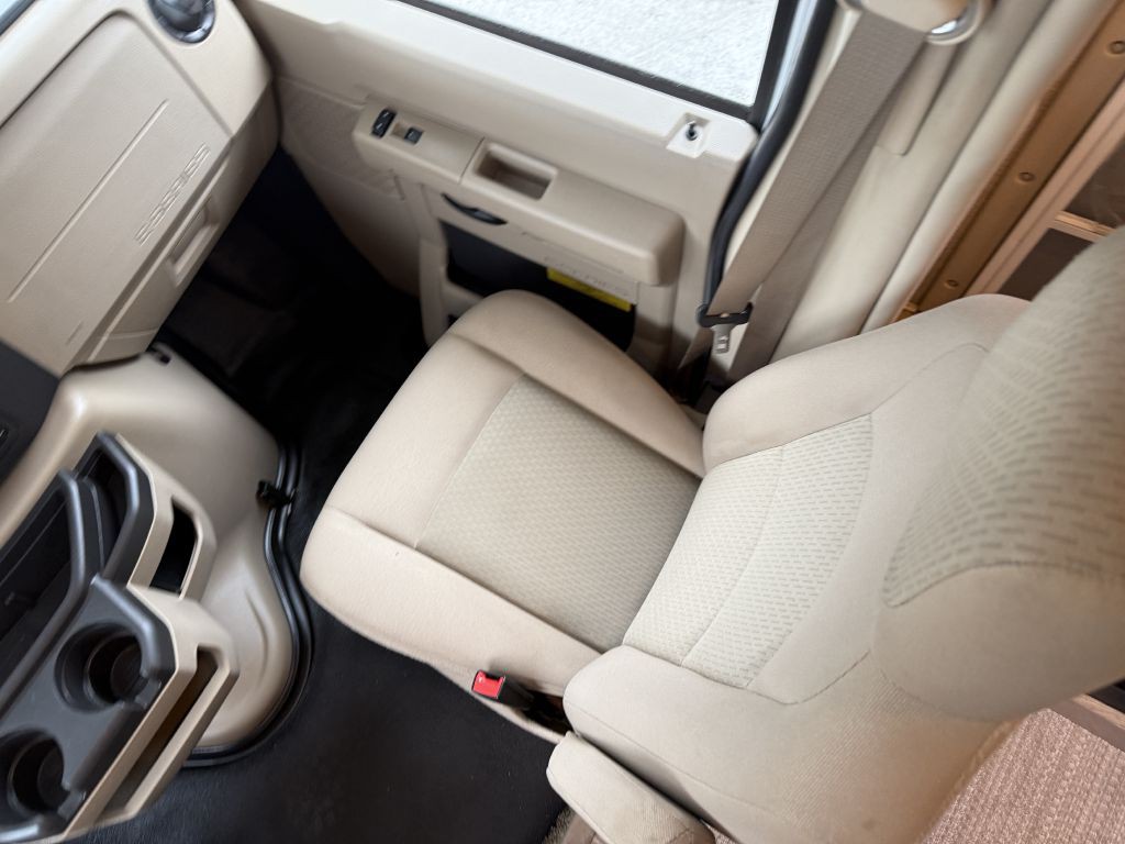 2018 Ford Econoline Image 44