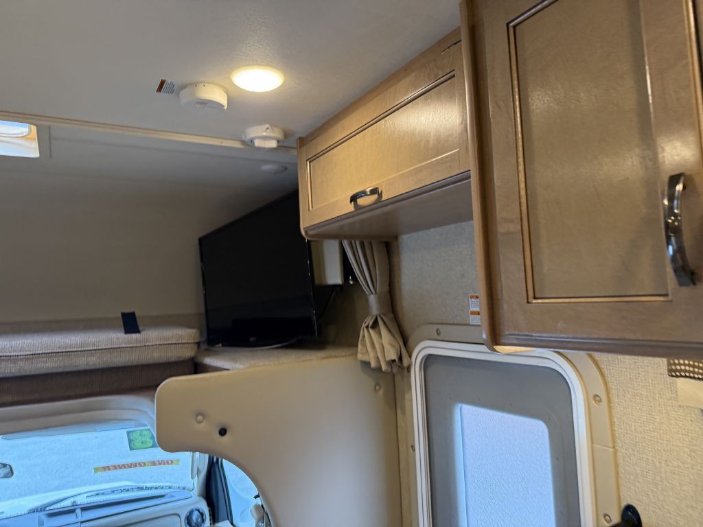 2018 Ford Econoline Image 53