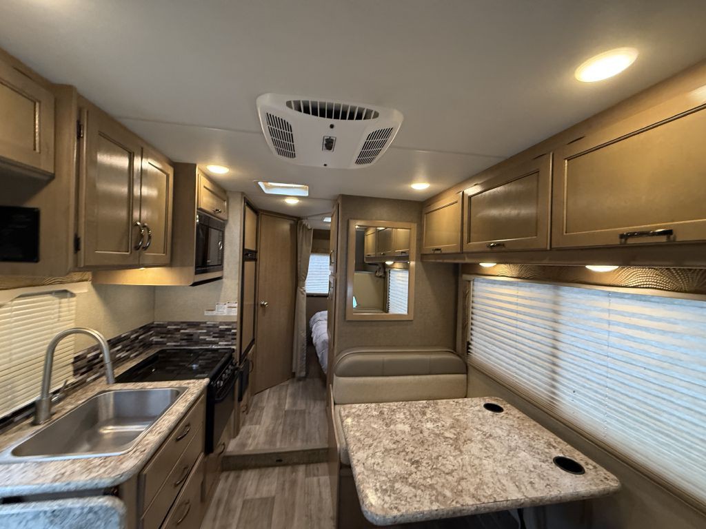2018 Ford Econoline Image 72