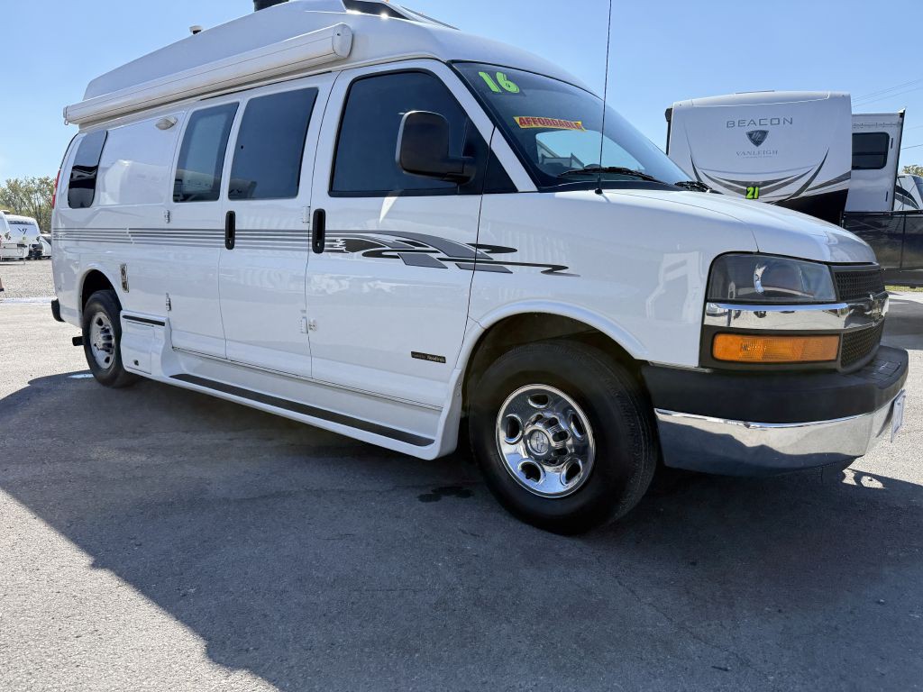 2016 Chevrolet Express Image 2