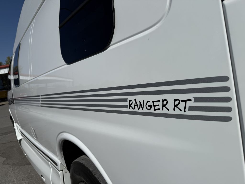 2016 Chevrolet Express Image 9