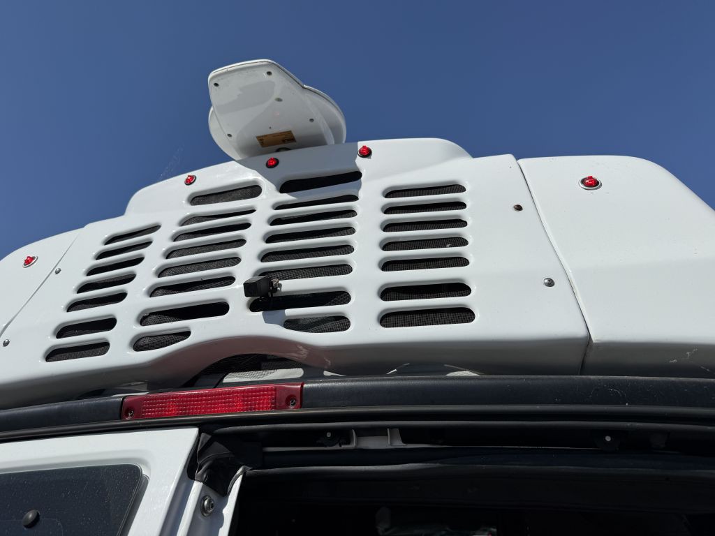 2016 Chevrolet Express Image 11