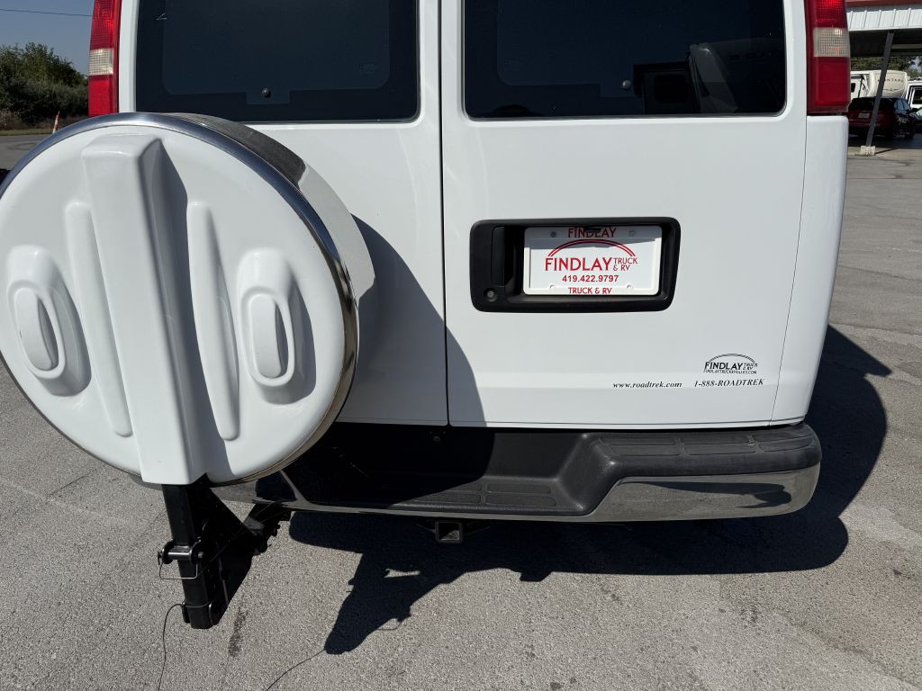 2016 Chevrolet Express Image 12