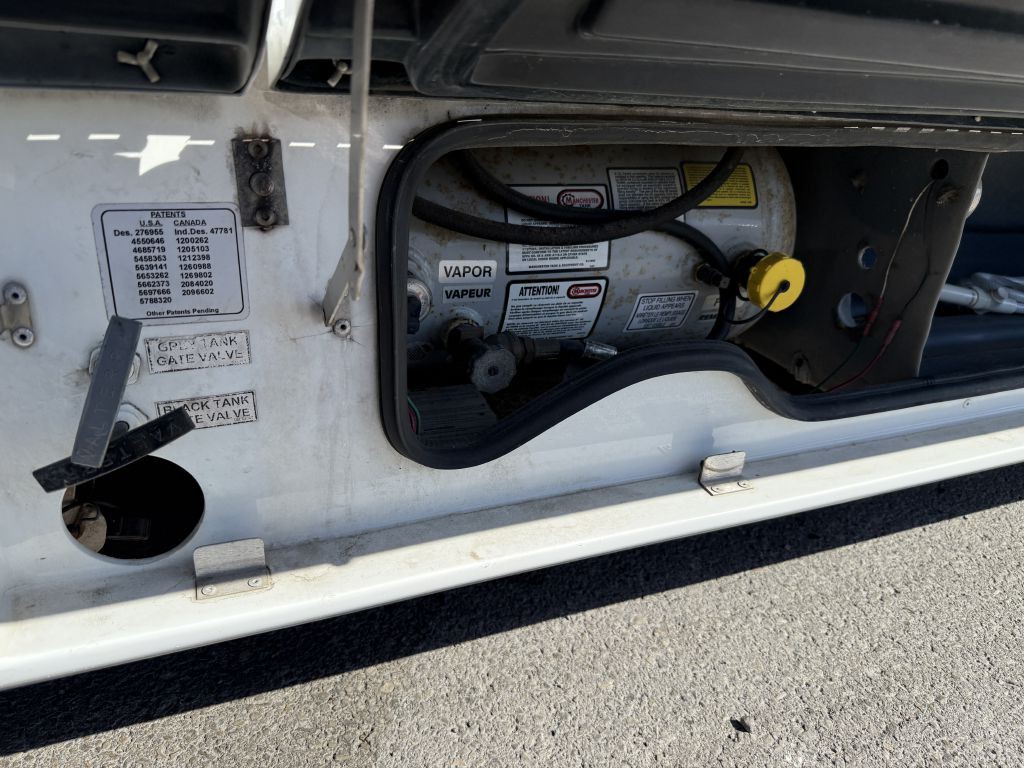 2016 Chevrolet Express Image 22