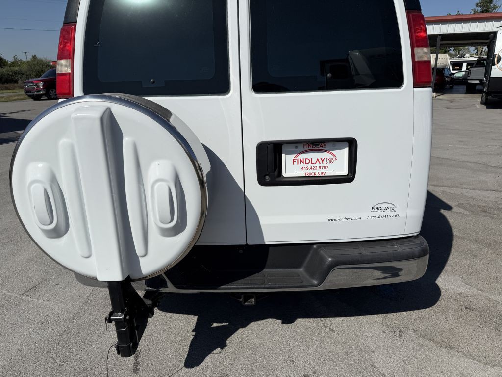 2016 Chevrolet Express Image 27