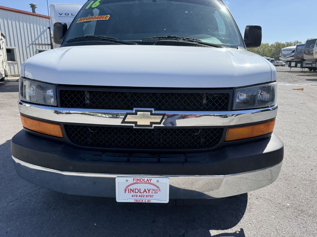 2016 Chevrolet Express Image 32