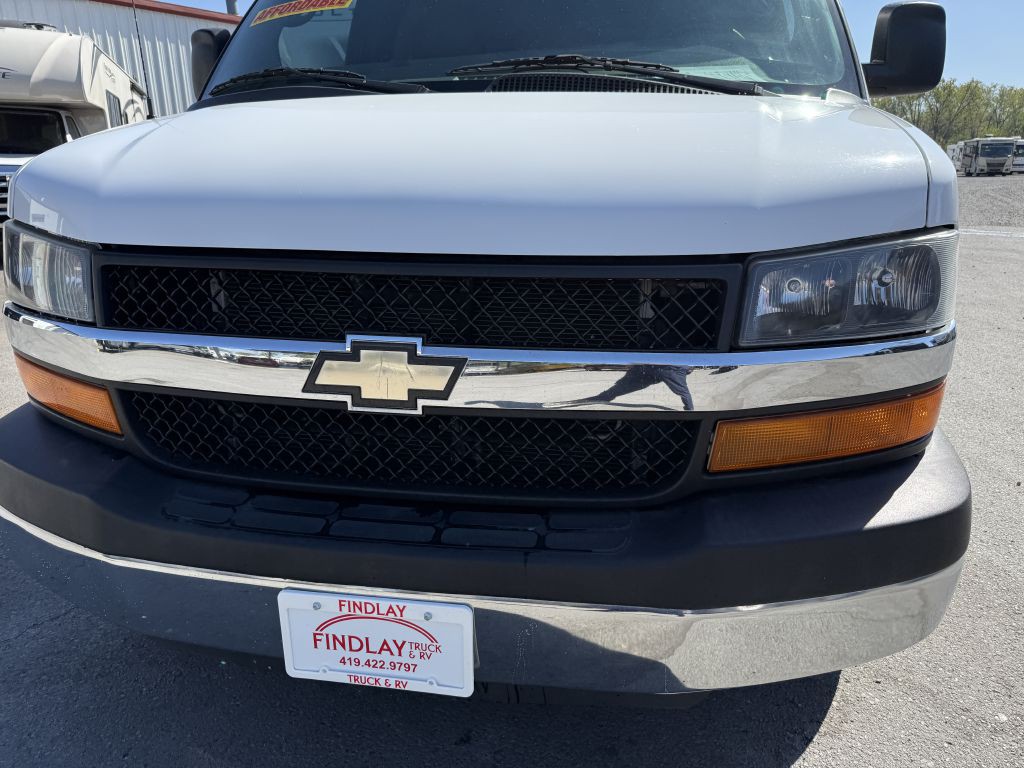 2016 Chevrolet Express Image 33