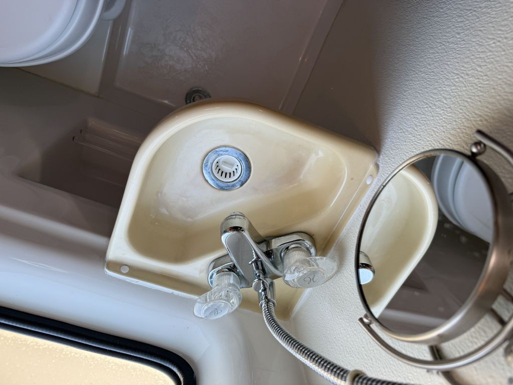 2016 Chevrolet Express Image 44