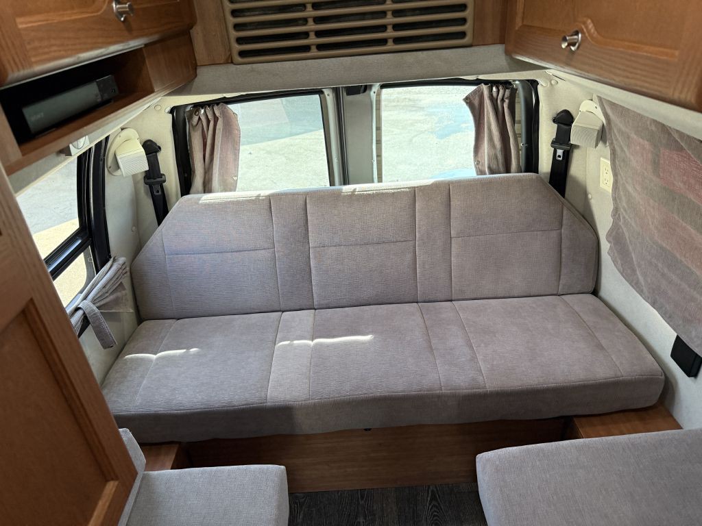 2016 Chevrolet Express Image 54