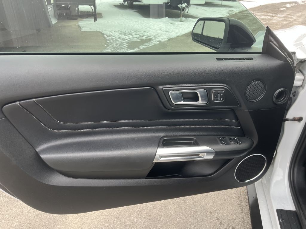 2021 Ford Mustang Image 13