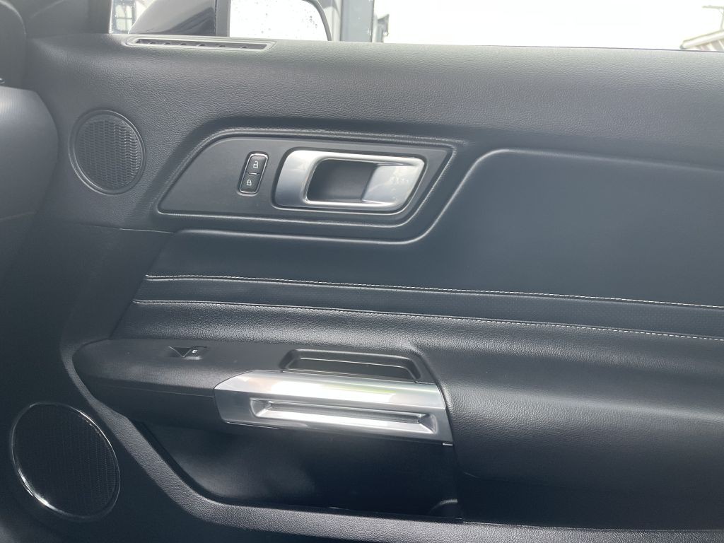 2021 Ford Mustang Image 24