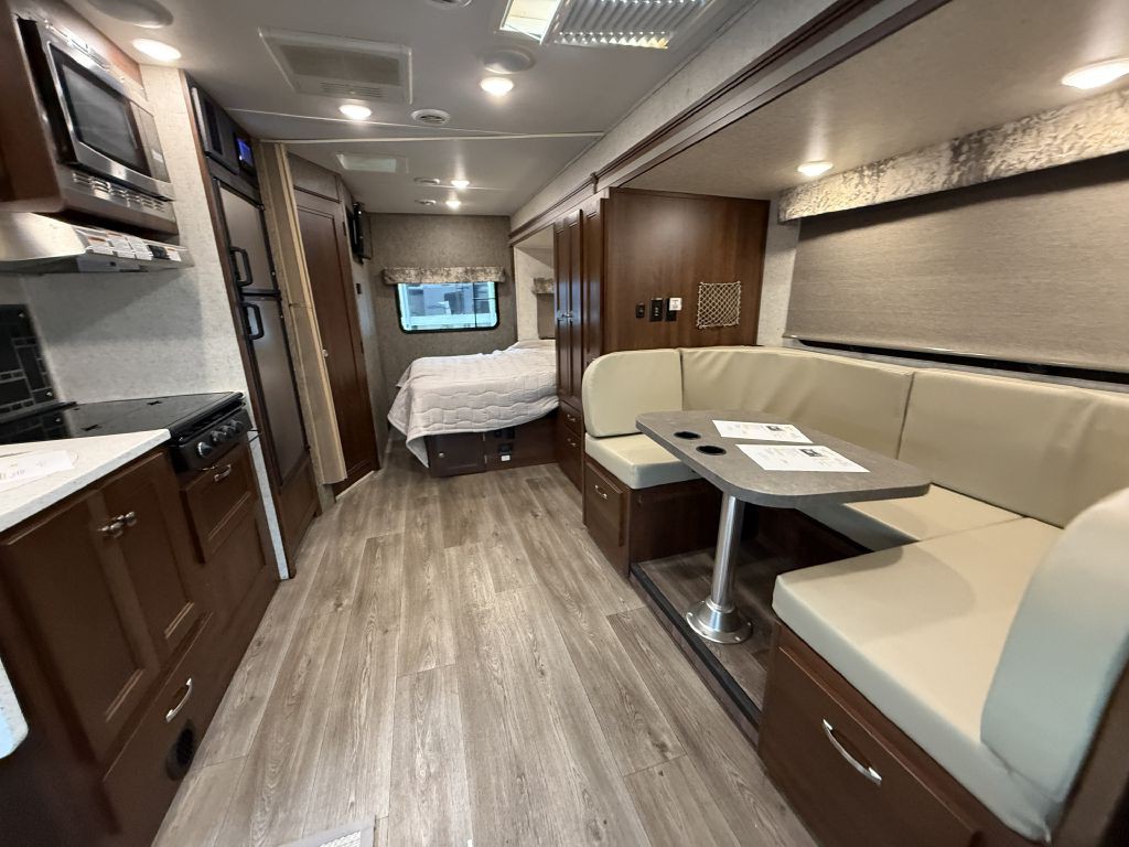 2017 Mercedes-Benz Sprinter Image 36