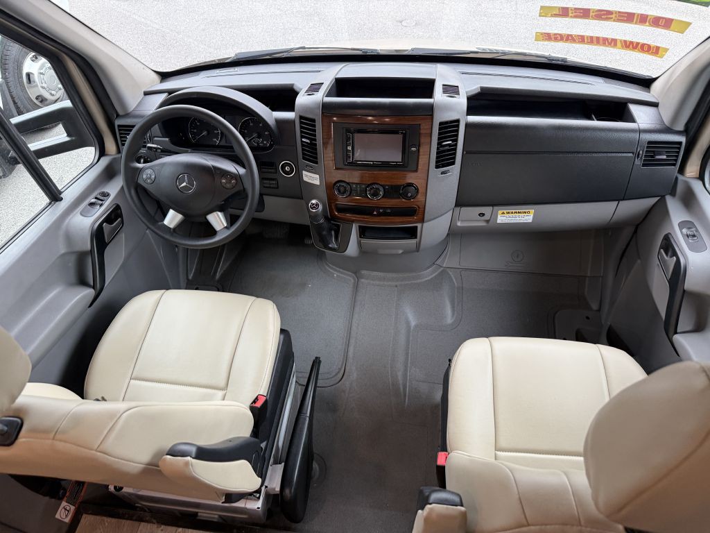 2017 Mercedes-Benz Sprinter Image 40