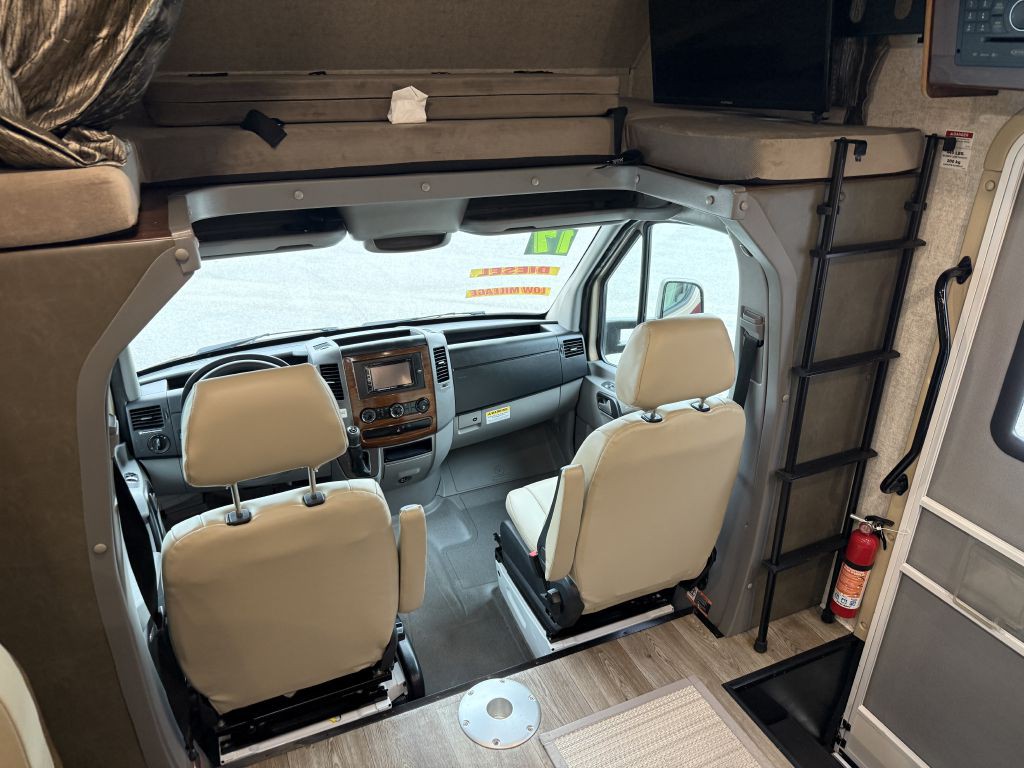 2017 Mercedes-Benz Sprinter Image 43