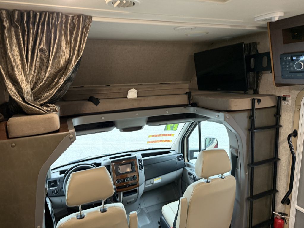 2017 Mercedes-Benz Sprinter Image 44