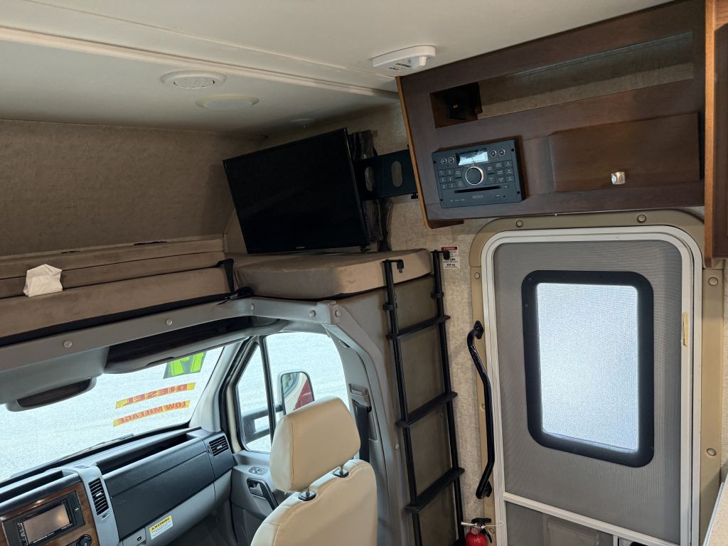 2017 Mercedes-Benz Sprinter Image 45