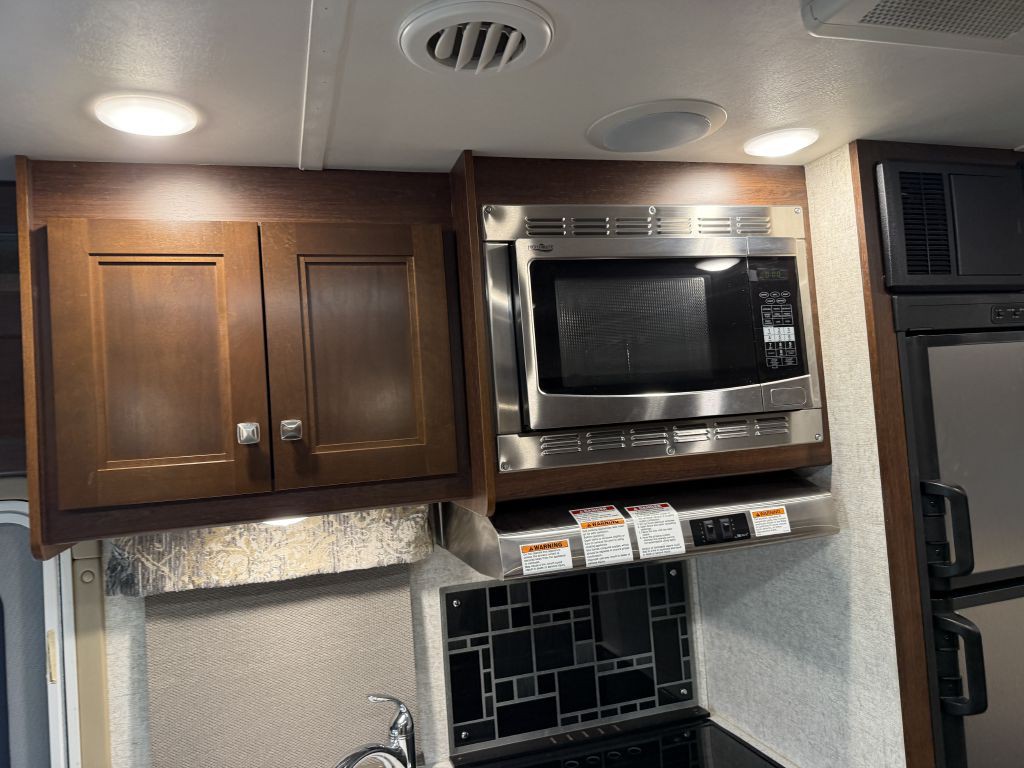 2017 Mercedes-Benz Sprinter Image 47