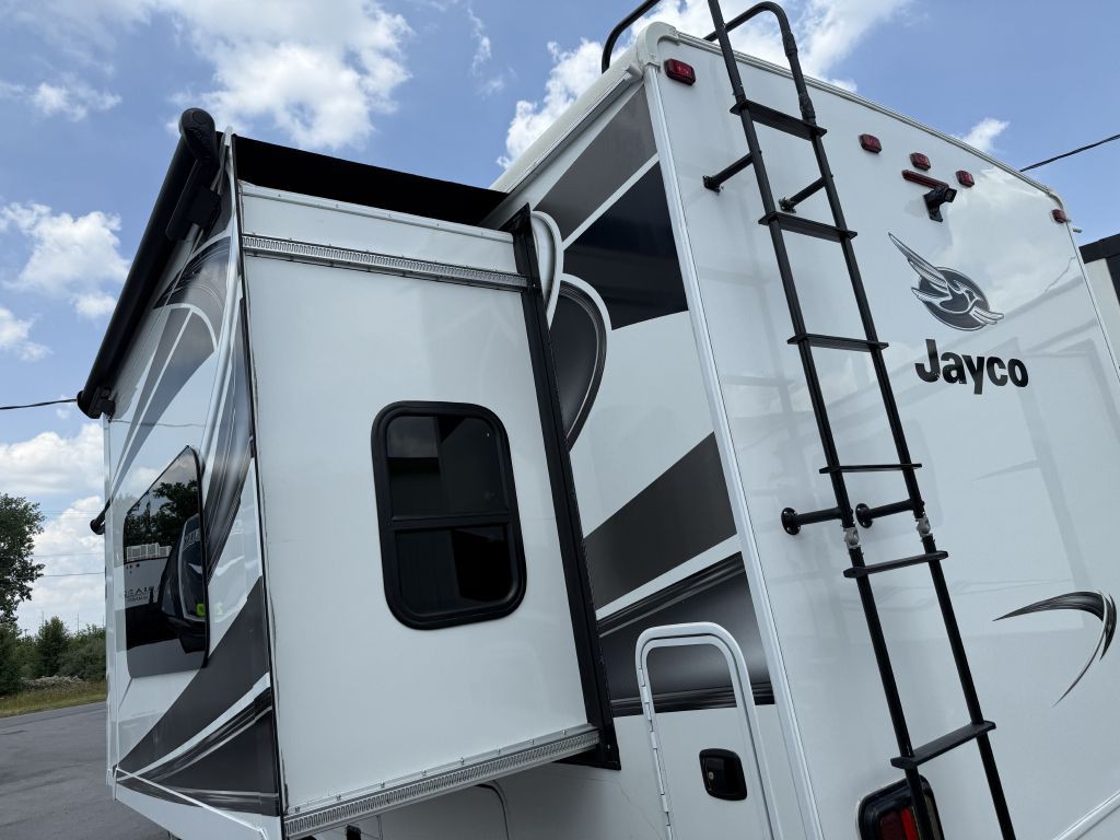 2020 Ford Econoline Image 21