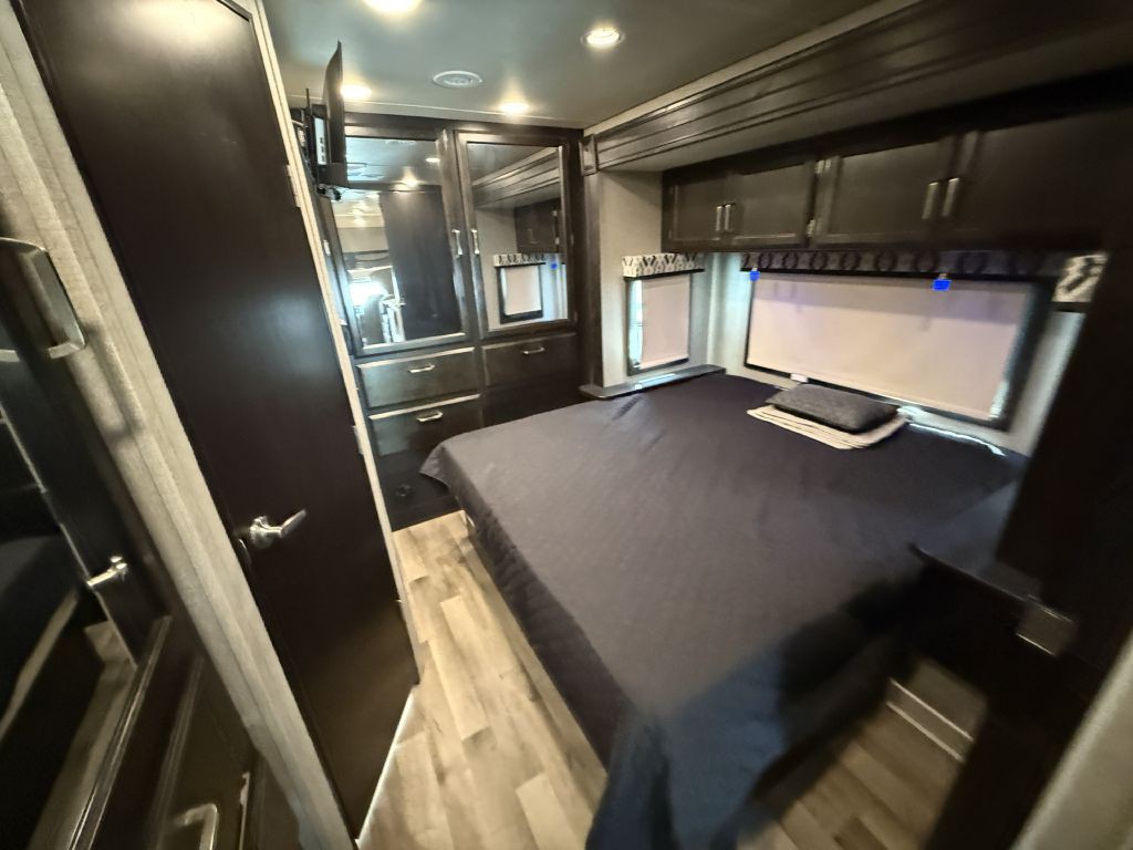 2020 Ford Econoline Image 32