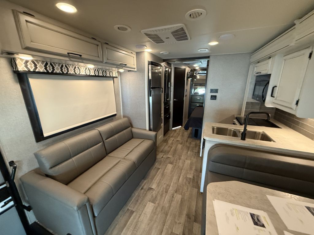 2020 Ford Econoline Image 33